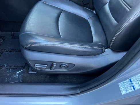 Used 2020 Toyota RAV4 Limited image 25