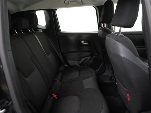 Used 2023 Jeep Renegade Trailhawk image 11