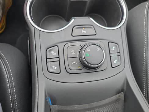 Used 2024 GMC Terrain SLT w/ Infotainment Package II AWD/4WD image 33