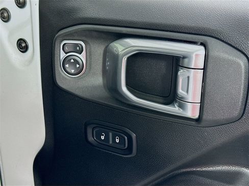 Used 2025 Jeep Wrangler Unlimited Sport image 21