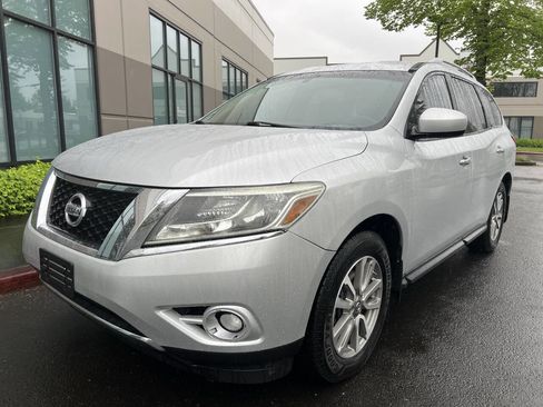 Used 2014 Nissan Pathfinder SV FWD image 1