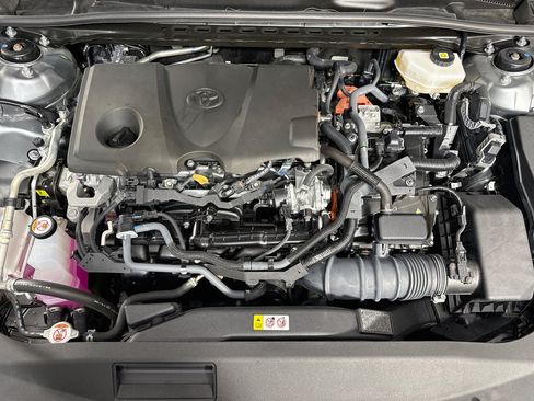 Used 2025 Toyota Camry SE w/ Convenience Package FWD image 39