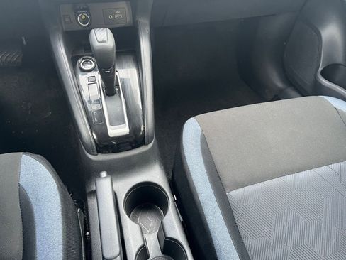 Used 2025 Nissan Versa SV image 39