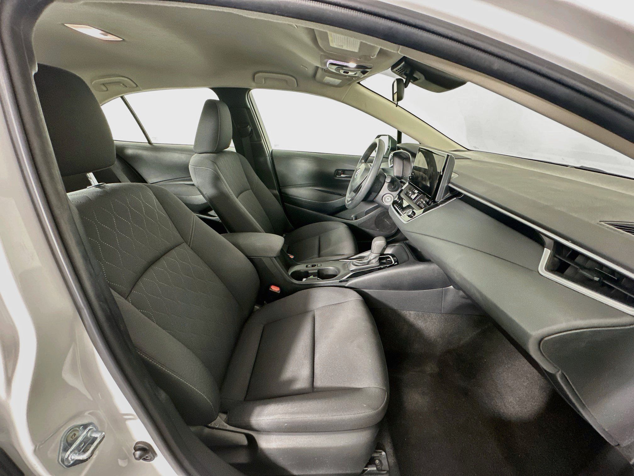 Used 2024 Toyota Corolla LE FWD image 29