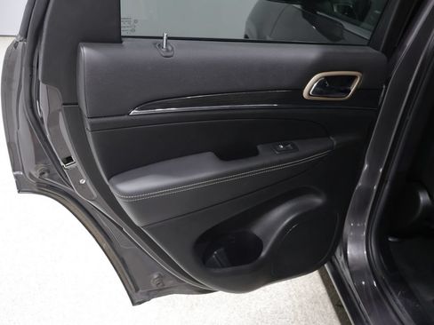 Used 2014 Jeep Grand Cherokee Overland AWD/4WD image 18
