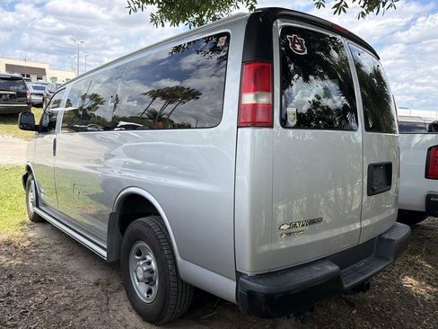 Used 2017 Chevrolet Express 2500 LS RWD image 7