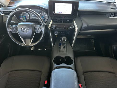 Used 2024 Toyota Venza LE AWD/4WD image 12