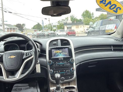 Used 2014 Chevrolet Malibu LT FWD image 18