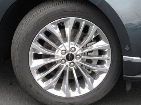 Used 2024 Ford Edge Titanium w/ Titanium Elite Package image 5