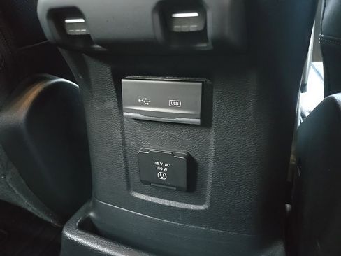 Used 2018 Jeep Wrangler Unlimited Sahara image 91