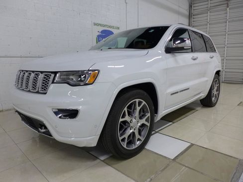 Used 2021 Jeep Grand Cherokee Overland AWD/4WD image 2