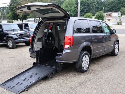 Used 2017 Dodge Grand Caravan SE w/ Power Window Group