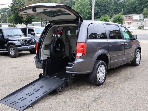 Used 2017 Dodge Grand Caravan SE w/ Power Window Group FWD image 1