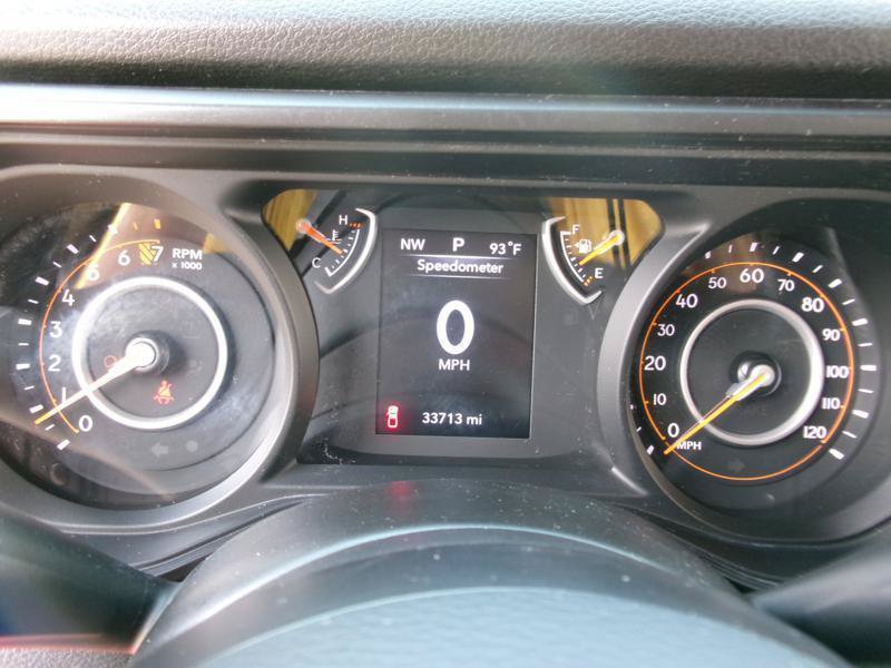 Used 2025 Jeep Gladiator Sport AWD/4WD image 16