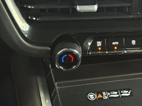 Used 2025 Chevrolet Tahoe LT AWD/4WD image 29