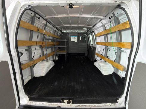 Used 2014 Ford E-250 and Econoline 250 w/ Power Group RWD image 15