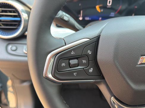 New 2026 Chevrolet Trax LT w/ LT Convenience Package FWD image 16