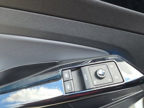 Used 2021 Volkswagen ID.4 Pro RWD image 11