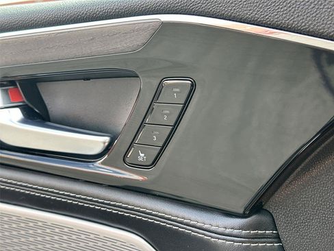 Used 2023 Acura MDX SH-AWD w/ Advance Package image 38