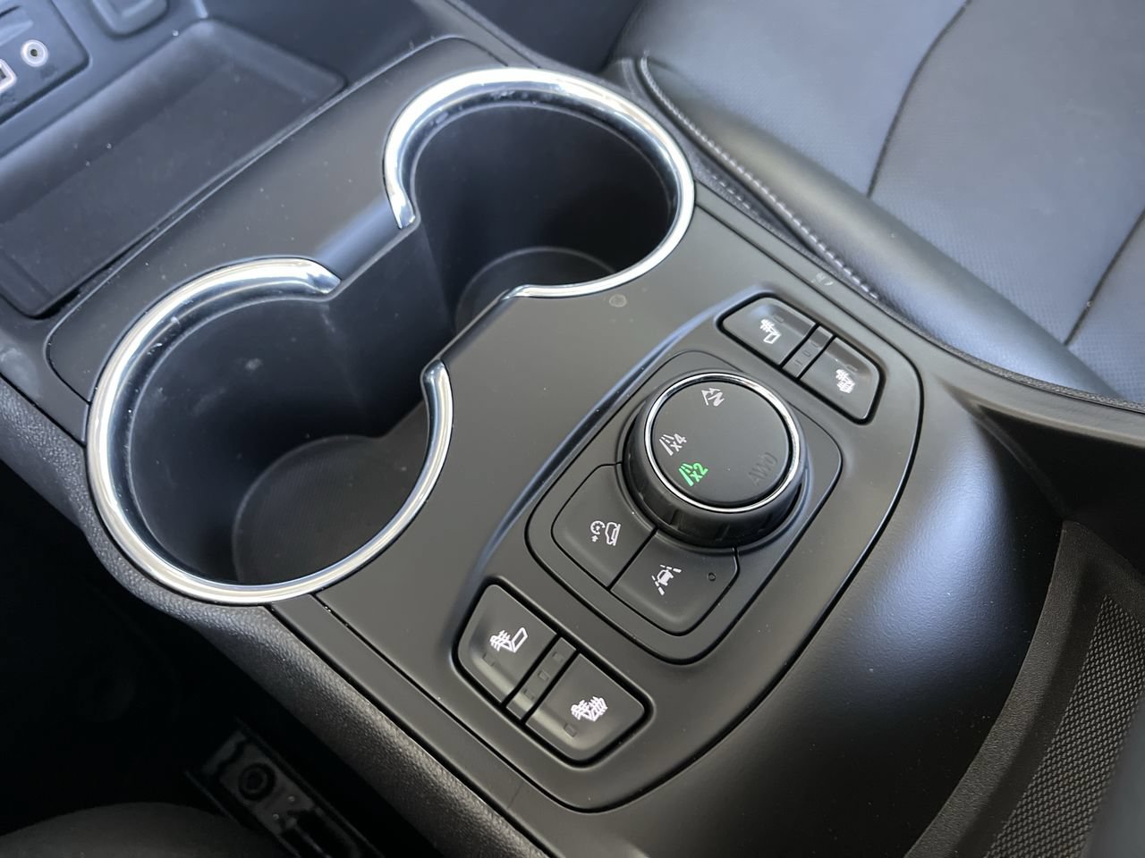 Used 2024 GMC Terrain SLT AWD/4WD image 40