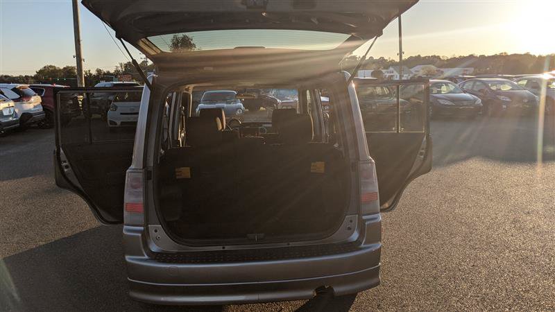 Used 2004 Scion xB FWD image 19
