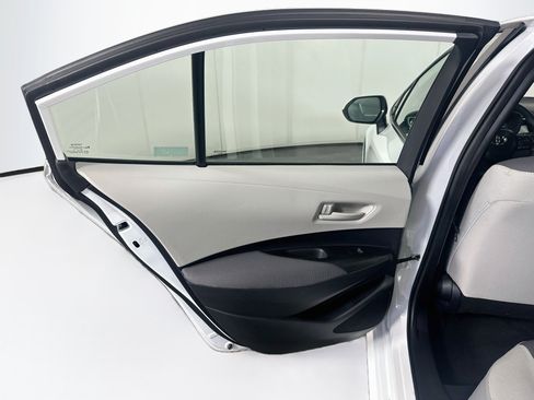 Used 2025 Toyota Corolla LE FWD image 24