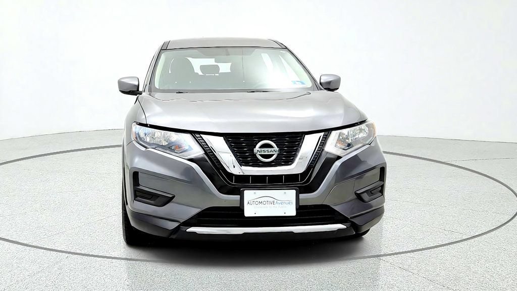 Used 2017 Nissan Rogue S FWD image 2