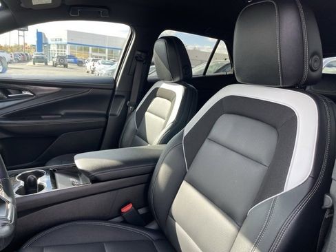 Used 2024 Chevrolet Blazer EV LT image 14