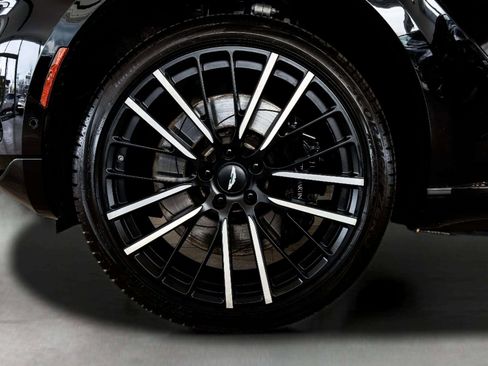 Used 2024 Aston Martin DBX image 8