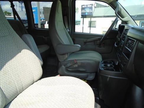 Used 2025 Chevrolet Express 3500 LT w/ LT Preferred Equipment Group RWD image 13