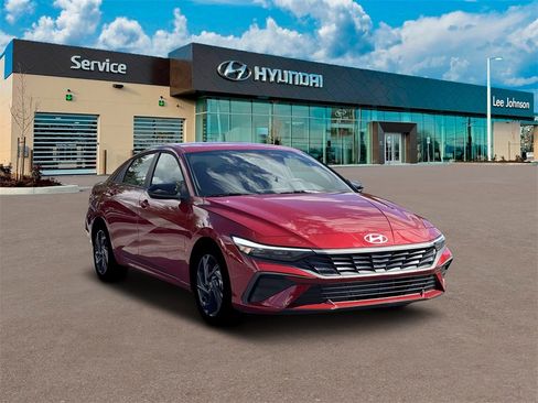 New 2026 Hyundai Elantra Sport image 11