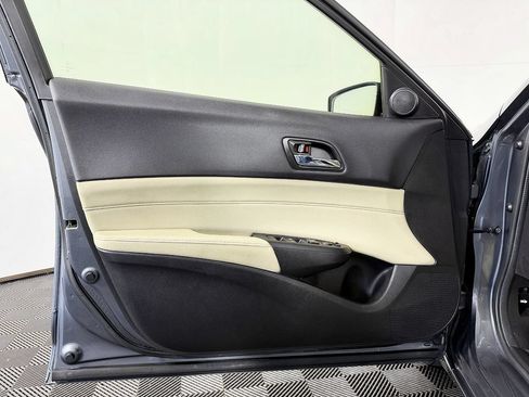 Used 2014 Acura ILX w/ Technology Package FWD image 27