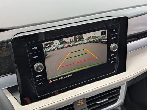 New 2026 Volkswagen Taos SE AWD/4WD image 18
