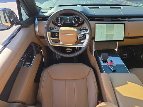 Used 2025 Land Rover Range Rover SE image 21