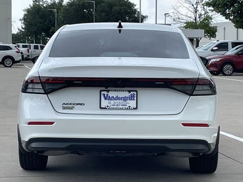 Used 2025 Honda Accord SE image 5