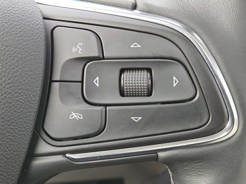 Used 2023 Buick Envision Avenir image 16