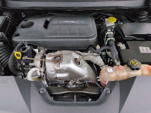 Certified 2020 Jeep Cherokee Trailhawk w/ Cold Weather Group image 31