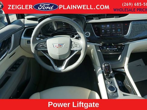 Used 2023 Cadillac XT6 Premium Luxury w/ Technology Package AWD/4WD image 14