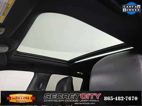 Used 2024 Jeep Compass Latitude w/ Sun and Sound Group image 25