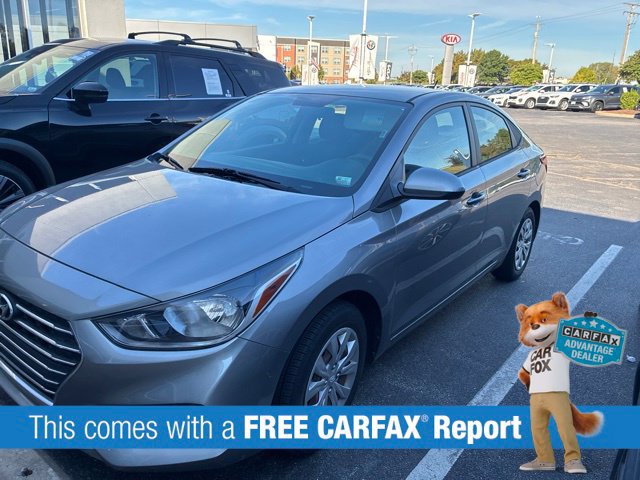 Used 2021 Hyundai Accent SE FWD image 2