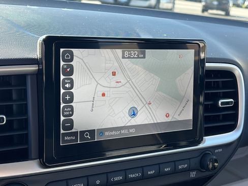 Used 2024 Hyundai Venue Limited FWD image 20