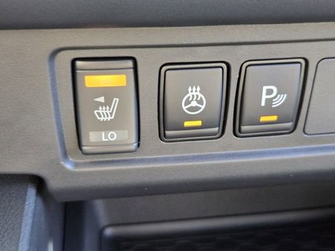 New 2026 Nissan Frontier SV w/ All-Weather Content Package AWD/4WD image 18