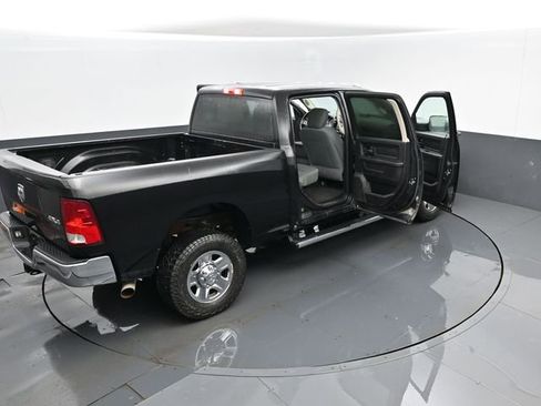 Used 2018 RAM 2500 Tradesman w/ Chrome Appearance Group image 24