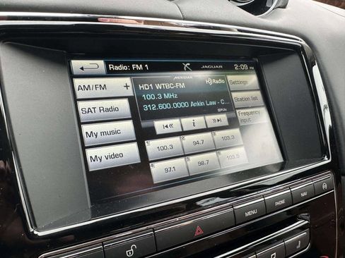 Used 2015 Jaguar XJ L Portfolio image 36