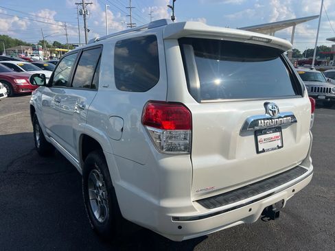 Used 2013 Toyota 4Runner SR5 image 3