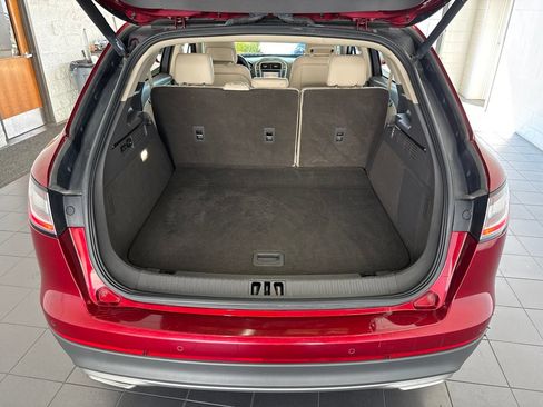 Used 2019 Lincoln Nautilus Select AWD/4WD image 9