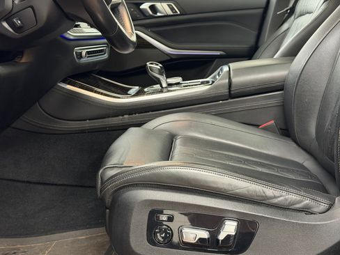 Used 2020 BMW X5 M50i image 22