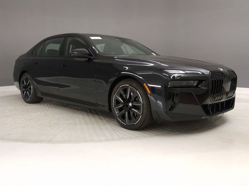 New 2026 BMW 740i w/ Premium Package image 5