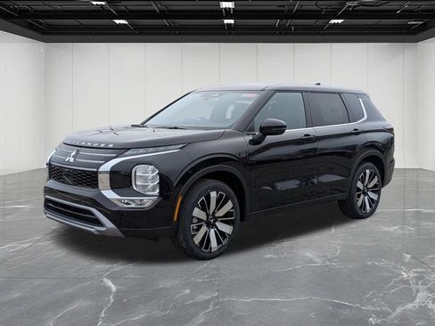 New 2026 Mitsubishi Outlander SE image 1