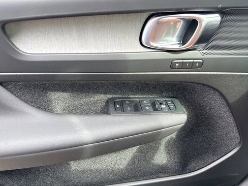 New 2025 Volvo XC40 B5 Core w/ Climate Package image 9